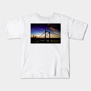 Albert Bridge River Thames London Kids T-Shirt